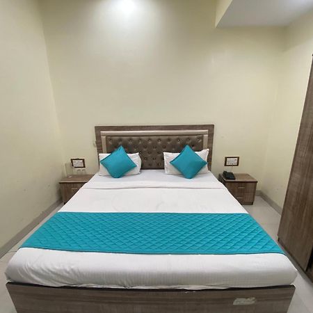 Hotel Apsara- Near J J Hospital Мумбаи Экстерьер фото