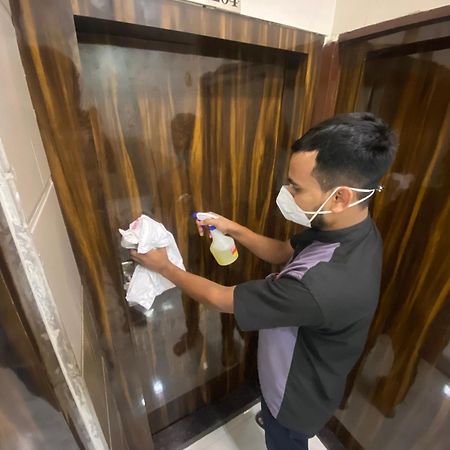 Hotel Apsara- Near J J Hospital Мумбаи Экстерьер фото