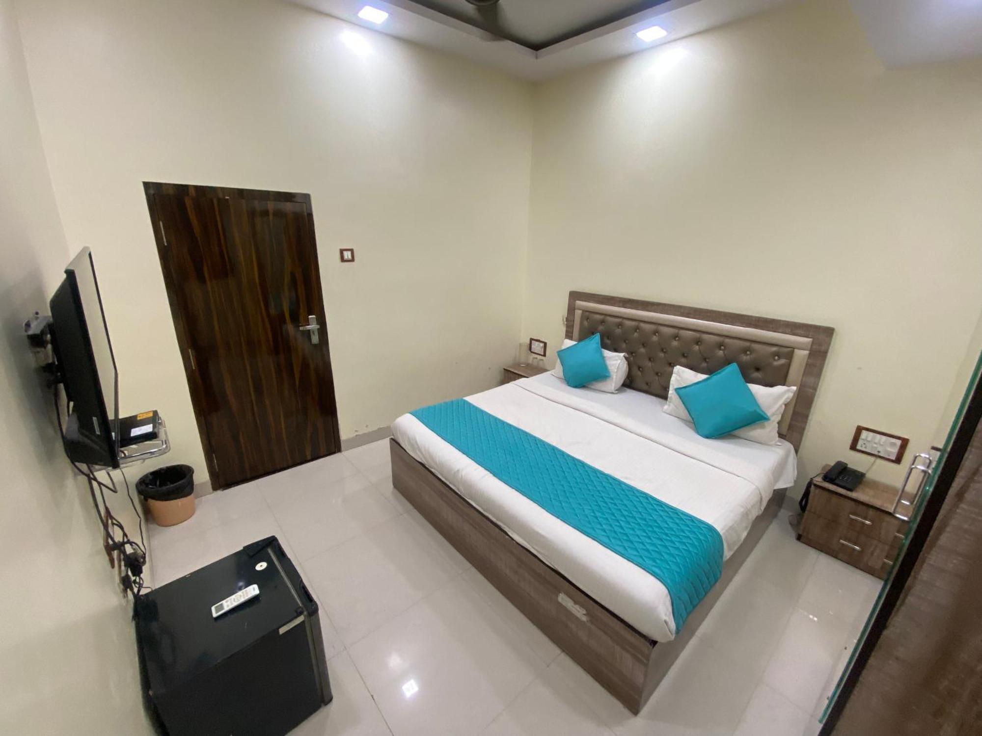 Hotel Apsara- Near J J Hospital Мумбаи Экстерьер фото