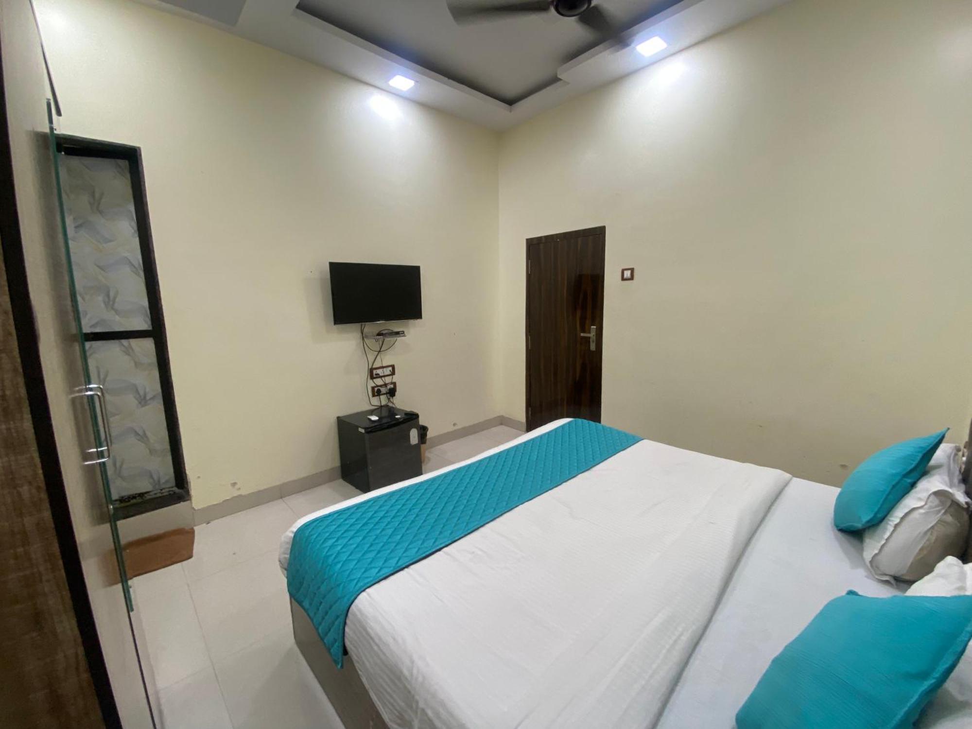Hotel Apsara- Near J J Hospital Мумбаи Экстерьер фото