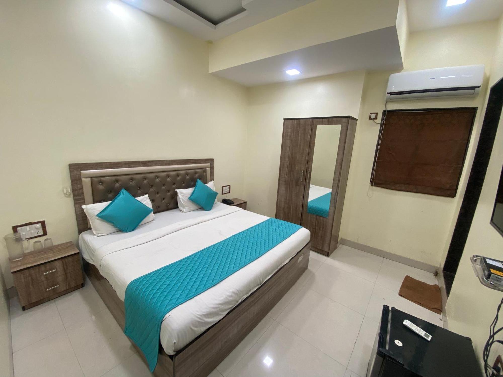 Hotel Apsara- Near J J Hospital Мумбаи Экстерьер фото