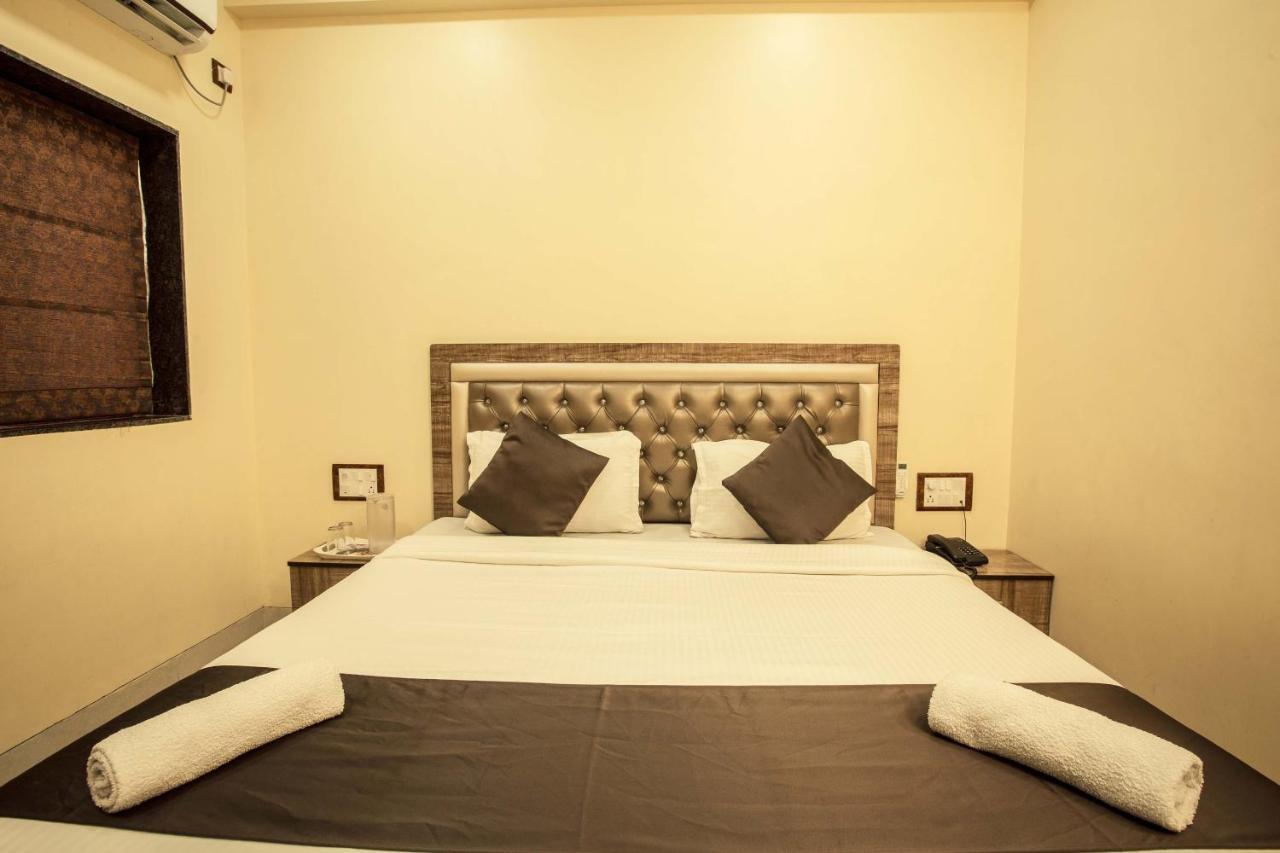 Hotel Apsara- Near J J Hospital Мумбаи Экстерьер фото