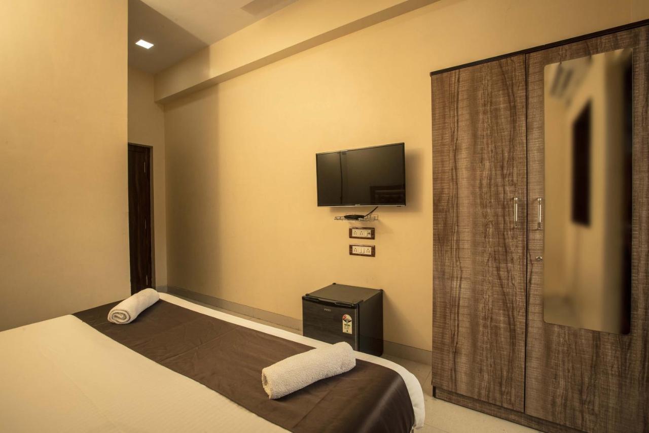 Hotel Apsara- Near J J Hospital Мумбаи Экстерьер фото