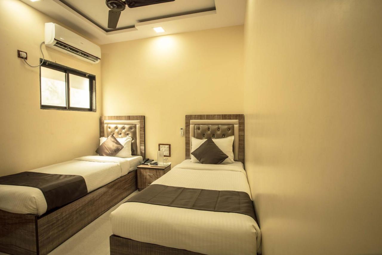 Hotel Apsara- Near J J Hospital Мумбаи Экстерьер фото