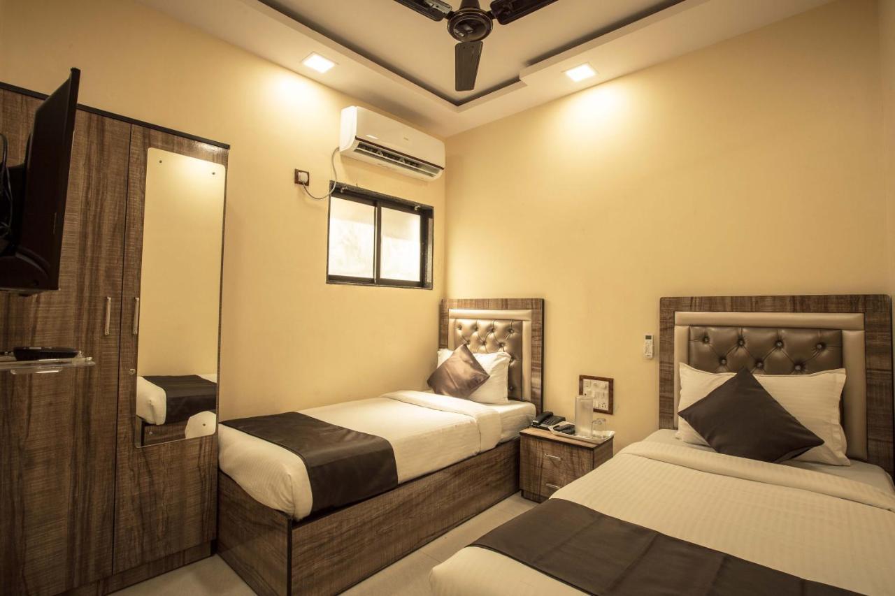 Hotel Apsara- Near J J Hospital Мумбаи Экстерьер фото